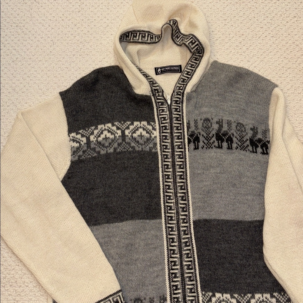 Alpaca wool cardigan sweater with hood - Picture 4 of 11